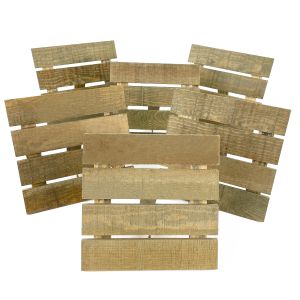 This bundle includes 6 wooden pallet plaques.